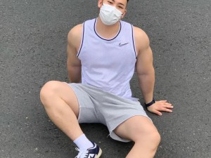 Chinese 壮直男 Gay 国产爆款时尚男装，演绎不一样的潮流风格