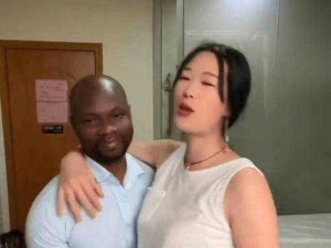 黑人巨マラセックス人妻 魅惑的极品黑人巨乳人妻